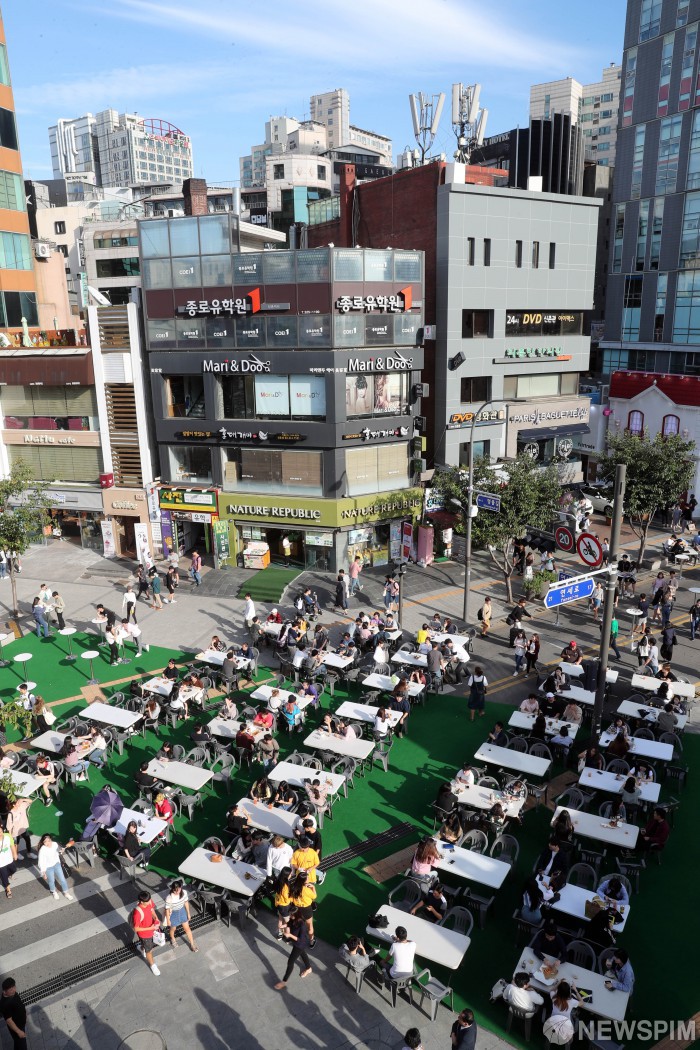 [사진] 도심 속 맥주여행...신촌맥주축제