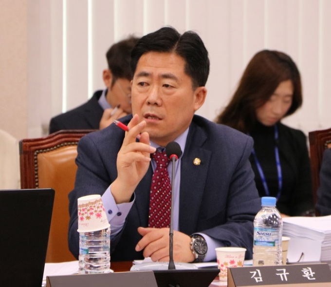 [국감] 탈원전 문재인정부 고위공직자 태양광 외면 