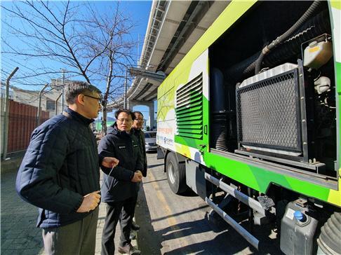 신진수 낙동강청장, 미세먼지 저감 도로 관리현장 방문