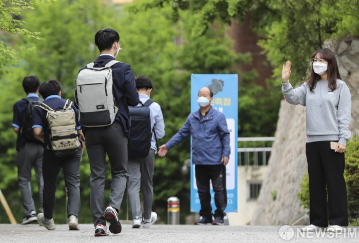 학교 오고 싶었어요, 마스크 낀 고3 학생들 첫 등교