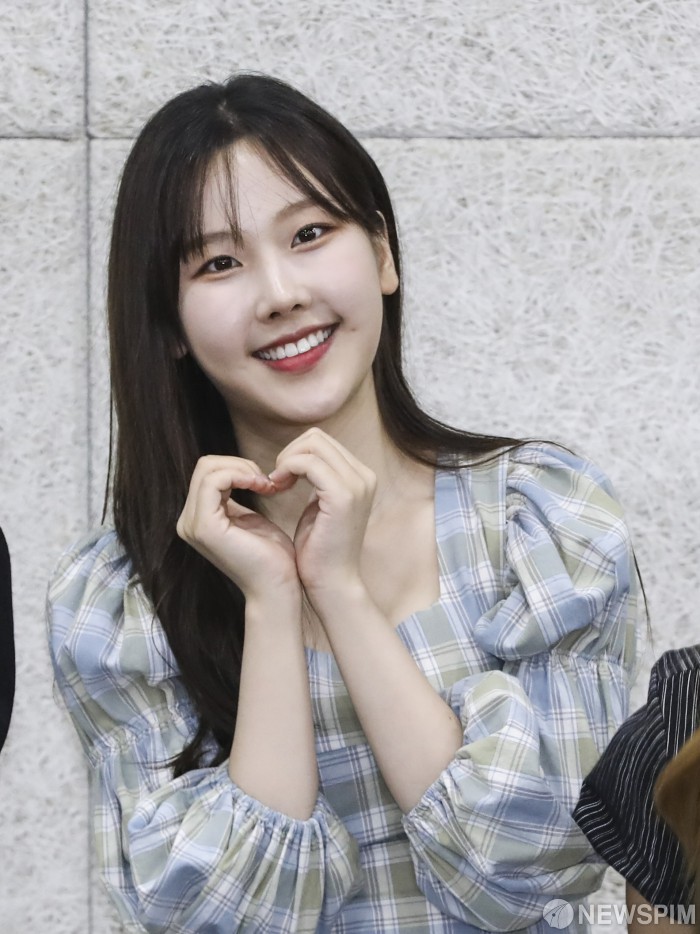 나윤과 달콤한 눈맞춤