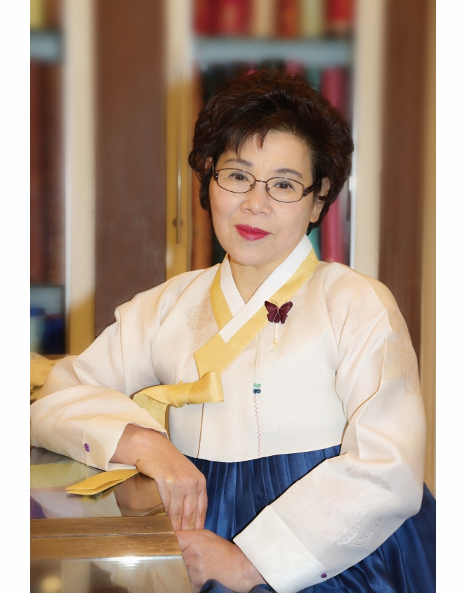 한복 대중화 아리랑주단 정인순 대표, 철탑산업훈장 수상 등