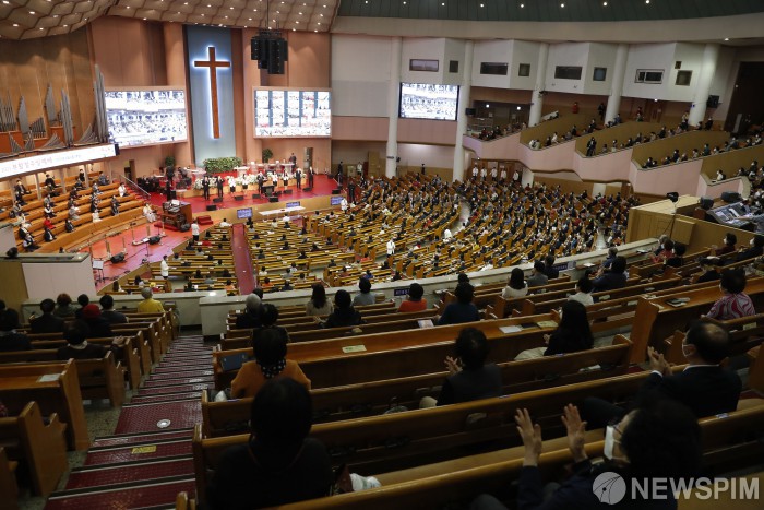 순복음교회서 열린 부활절 예배