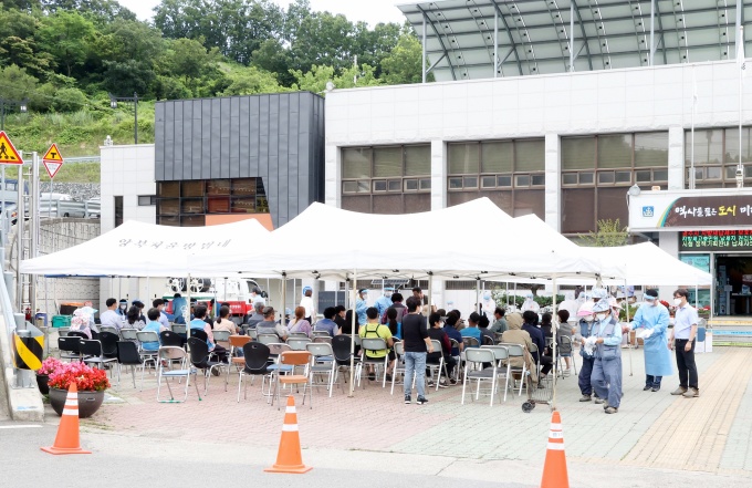 경주 문무대왕면 통닭집·온천관련 11명 확진...23일 오전 13명
