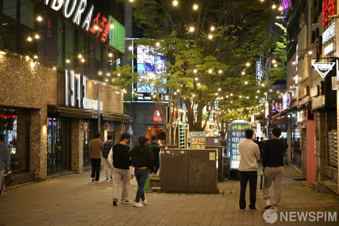 북적이는 광주 상무지구
