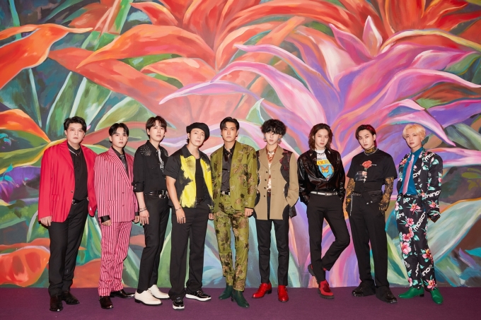 슈퍼주니어, 정규 11집 타이틀곡 망고 첫 단체 티저 공개