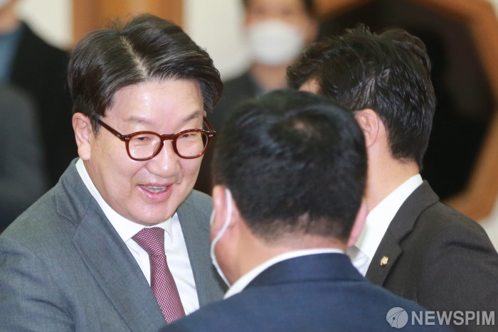 국민공감 공부모임 참석한 권성동 의원