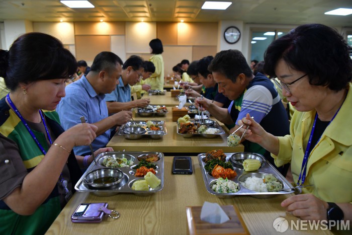 속초시청 구내식당, 주먹밥 등 전시 급식 체험