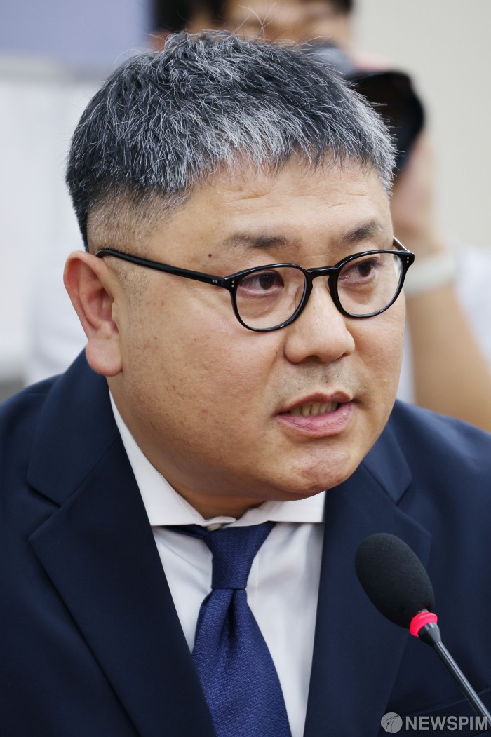 질의에 답하는 조민수 코스트코코리아 대표이사