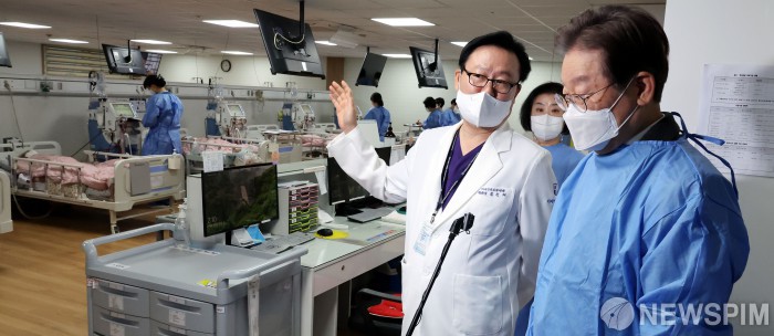 더세인트요양병원 찾은 이재명 더불어민주당 대표