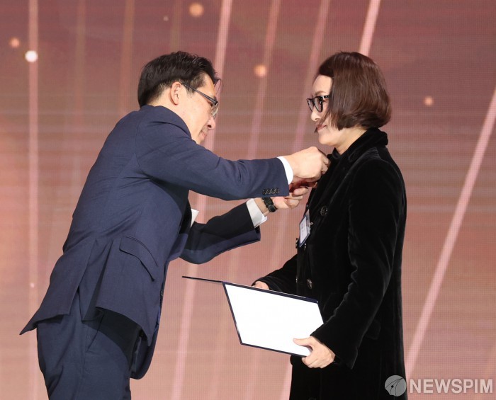 미스지콜렉션, 패션대상 대통령 표창 수상