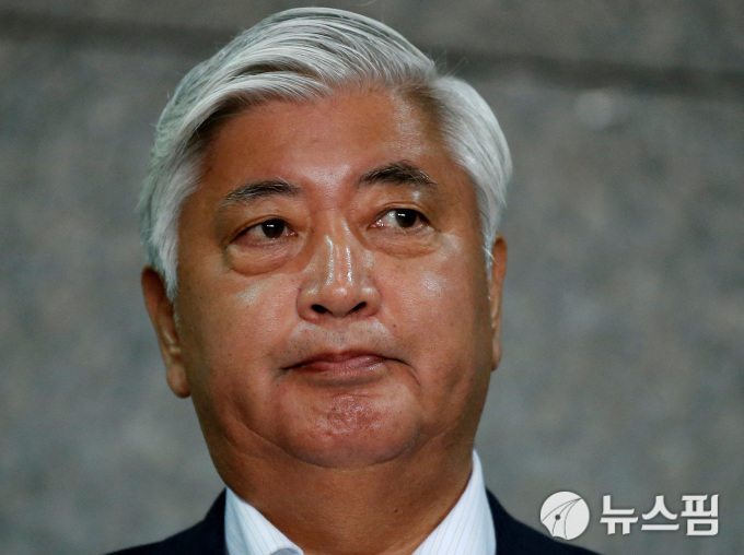 한일 국방장관 첫 화상회담 