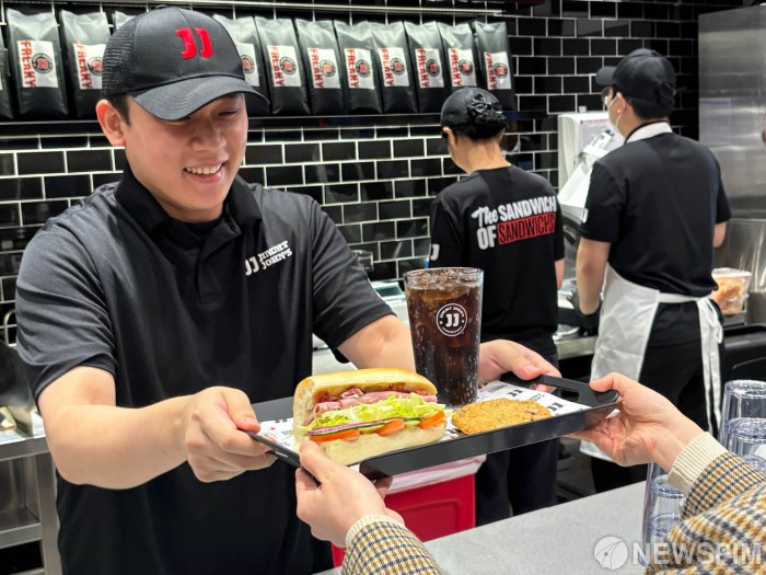 지미존스, 아시아 최초 강남역점 그랜드 오픈