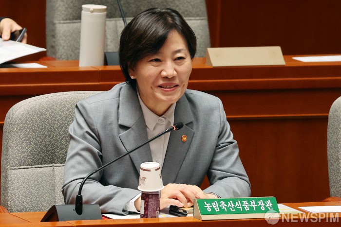 질의에 답하는 송미령 농림축산식품부 장관