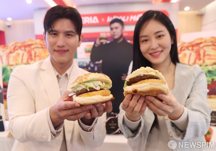 나폴리맛피아  모짜렐라버거   맛 보세요!