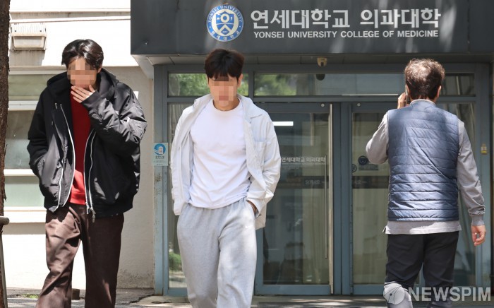 긴장속의 의과대학