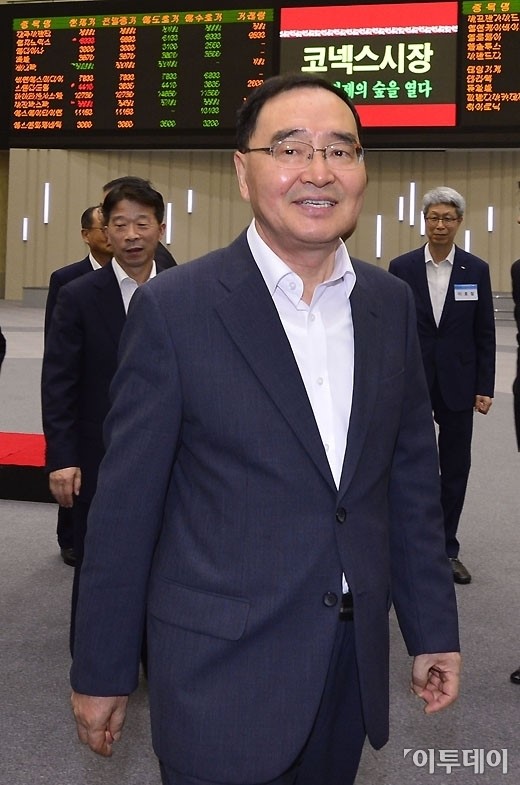 [포토]코넥스 시장 방문한 정 총리