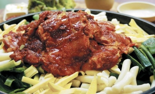 ‘생생정보통’ 닭갈비ㆍ닭불고기ㆍ맥반석 숯불 닭갈비, 춘천 맛집 대결