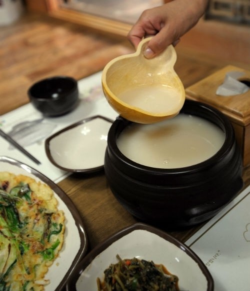 ‘생생정보통’ 용진집ㆍ전주명가外 ‘2만원 막걸리에 안주 공짜’ 전주막걸리골목 눈길