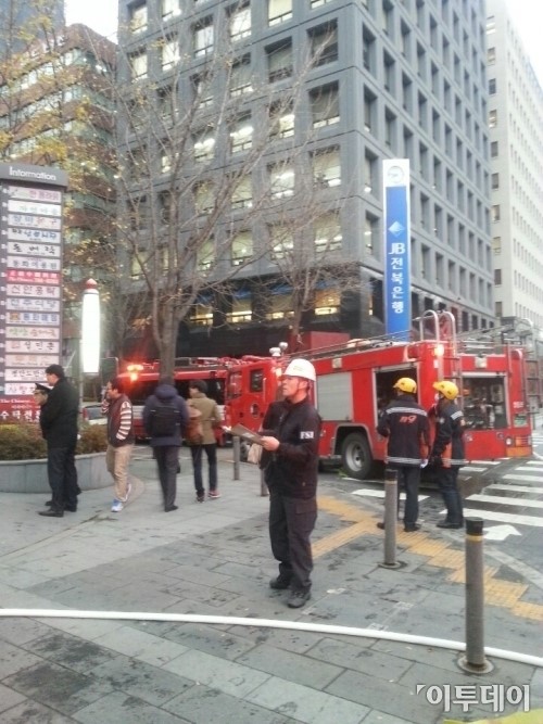 여의도 동화빌딩 지하 1층서 화재…중국집 환풍기서 발생