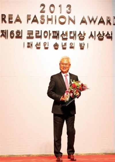 마리오아울렛 홍성열 회장, 코리아패션대상 국무총리 표창