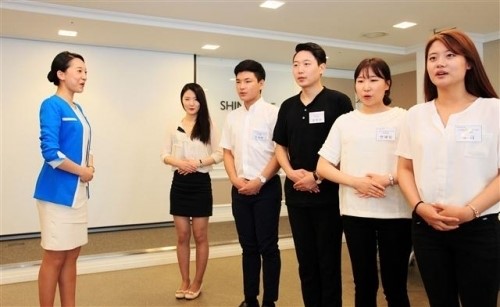 쇼핑하던 대학생, 오늘부턴 백화점 판매사원…동양미래대 ‘신세계 과정’