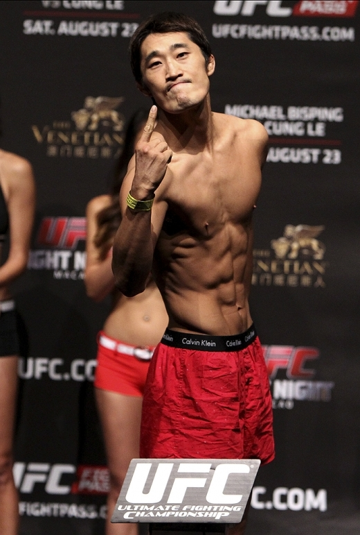 UFC 김동현, 우들리에 패배…챔피언 전 눈 앞에 두고 또 좌절