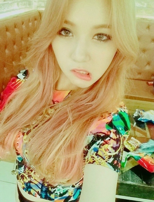걸스데이 민아, 물오른 미모 과시…금발 헤어+섹시 입술
