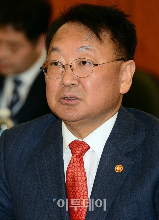 [포토] 4차산업혁명 전략위원회 모두발언하는 유일호 부총리