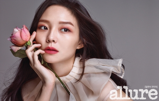 싸이닉 뮤즈 이솜 ‘가을 메이크업’ 화보 공개