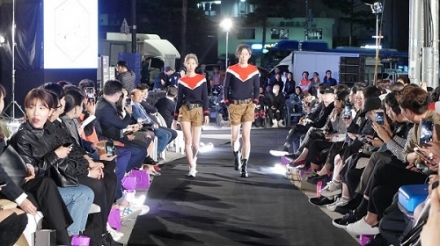 엠씨씨글로벌, 2018 S/S 서울 패션위크서 소속브랜드 협업오프쇼 진행