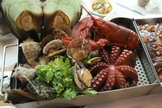 2TV 저녁 생생정보 문전성시의 비밀, 낙지족발 맛집 주상유황족·100 해신탕 세트 맛집 산골에…위치는?