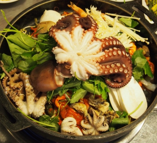 2TV 저녁 생생정보 문전성시의 비밀, 콩국수 맛집 향촌명동칼국수·오리로스 맛집 만석집…위치는?