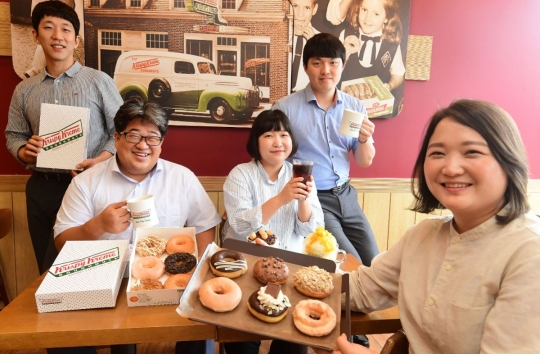 [유통가 팀파워] 롯데GRS 상품개발팀이 말하는 크리스피크림 도넛의 필승 전략은?