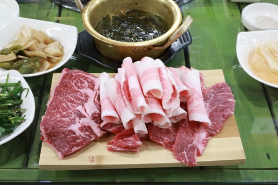 2TV 저녁 생생정보 개봉맛두, 손칼국수·보리밥 맛집 남해식당·장어+소고기+전복 무한리필 맛집 대박장소…위치는?