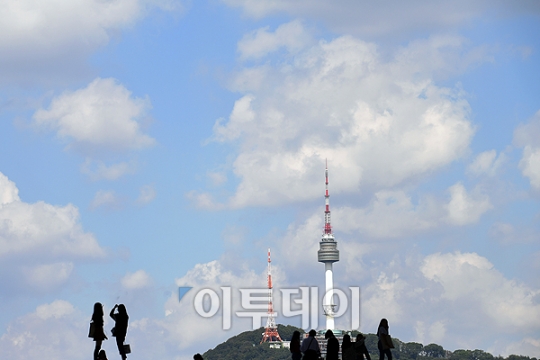 [일기예보] 오늘 날씨 전국 대체로 맑음 곳곳 안개 주의…서울 낮 최고 27도 미세먼지 좋음