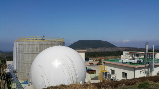 [자연순환농업을 가다 ⑨ 한라산바이오] 버려지는 음식물과 돼지분뇨로 500가구 쓰는 전기 생산