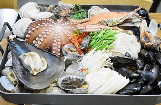 생방송 투데이 오늘방송맛집- 리얼 맛집 24시간의 비밀, 여수 육해공꽃문어전골 맛집 낭만해적…위치는?