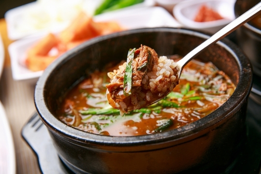 2TV 저녁 생생정보 오늘방송맛집- 7전 8기 부자의 탄생, 한우 해장국 맛집 육영토종한우…위치는?