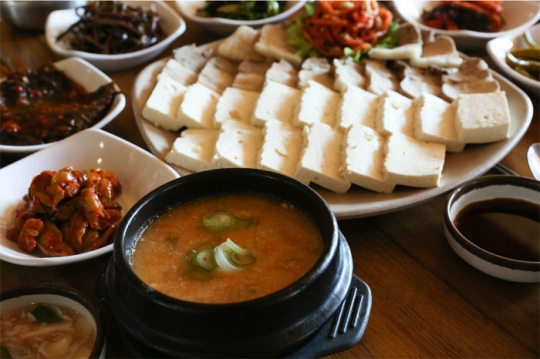 생방송 투데이 오늘방송맛집-고수뎐, 가평 잣두부 맛집 뿌리가든…위치는?