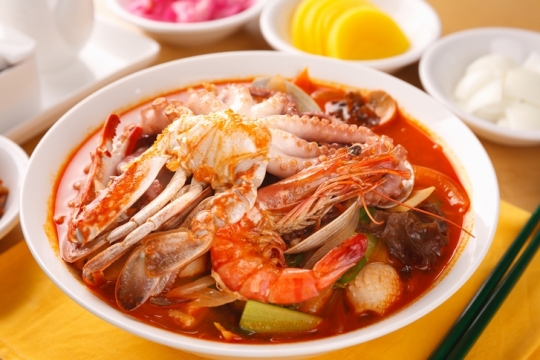 2TV 저녁 생생정보 리얼가왕, 7000원 홍게 수타 짬뽕 맛집 천안문·5000원 냄비 동태탕 정식 맛집 맛고을갈비찜…위치는?