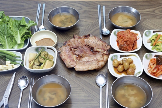 2TV 저녁 생생정보 전설의 맛, 37년 전통 연탄 돼지 불고기 맛집 송현불고기·38년 전통 볏짚 청국장 맛집 제일콩집…위치는?