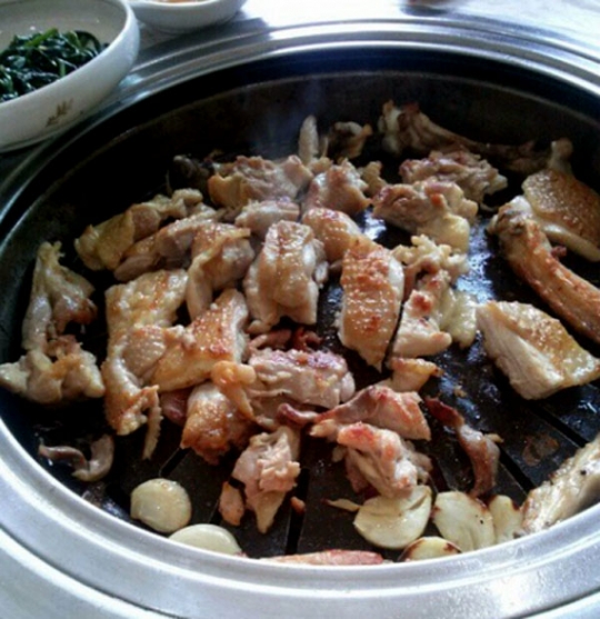 생방송 투데이 오늘방송맛집- 자족식당 산이 키웠닭! 산닭 숯불구이 맛집 봉화산장 비결은?