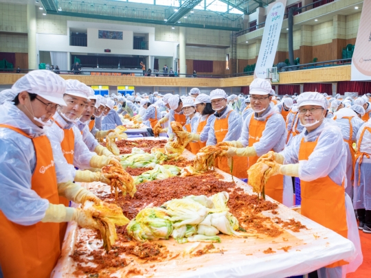 한화토탈, 소외계층에 김장김치 1만7000포기 전달