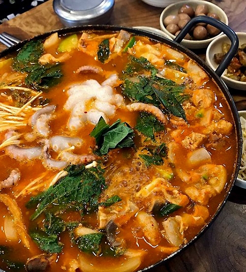 생방송 투데이 오늘방송맛집 - #맛스타그램, 기본 재료로 완성한 한우 곱창전골 맛집 부○○○○○ ○○○○…대박 비결은?