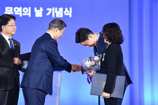 [아세안에 한국 농업 심는다⑥] 단감 1400만 달러 수출 신화 쓴 ‘창락농산’서 배우자