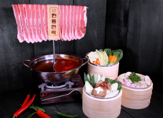 생방송 투데이 오늘방송맛집- 대박신화 어느 날, 월 6000명 감탄! 천호동 홍백 커튼 샤부샤부 맛집 연○○○…대박 비법은?