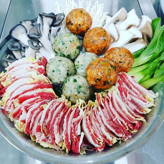 2TV 저녁 생생정보 SNS 화제 맛집, 밀푀유만두칼국수 맛집 나○○○○○…만두와 고기·야채의 콜라보