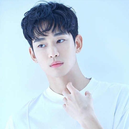 김수현 새 프로필 사진 공개…청량미+섹시 카리스마 시선 집중!