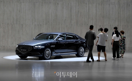 [포토] 제네시스 수지에 전시된 G90 스타더스트
